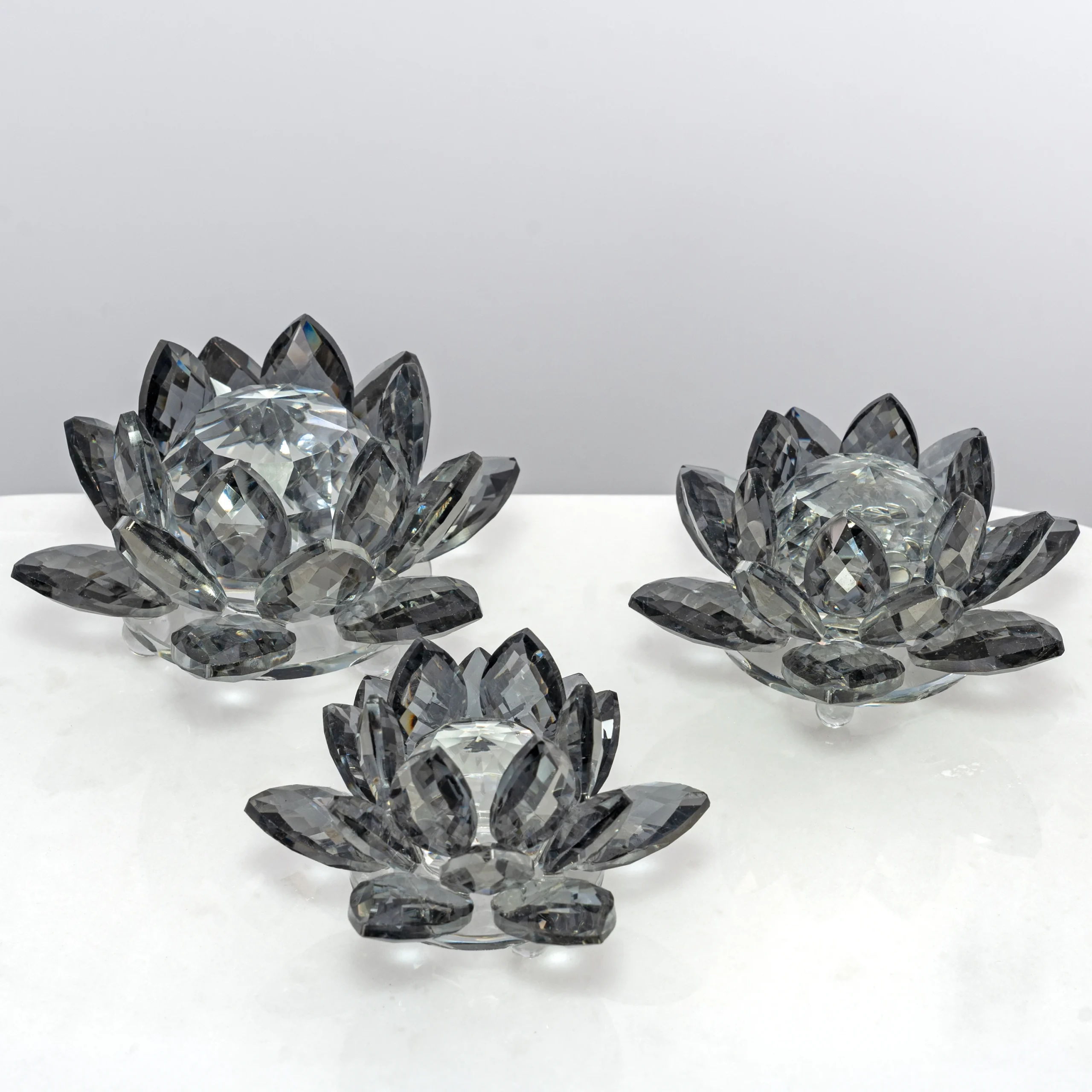 ZEYVE KRİSTAL LOTUS FÜME ORTA 10x10x5cm.*48 - Görsel 2