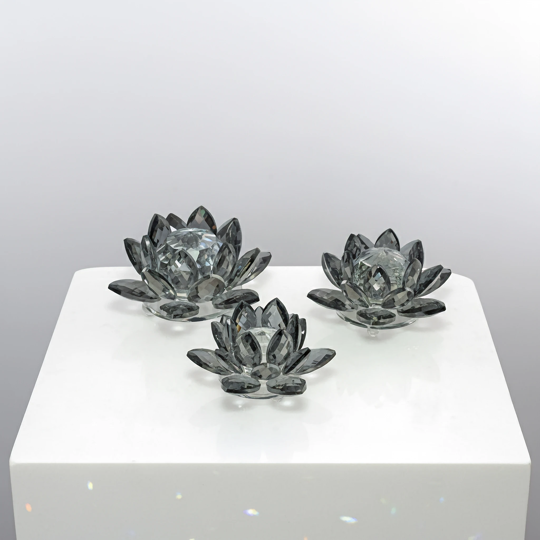 ZEYVE KRİSTAL LOTUS FÜME ORTA 10x10x5cm.*48 - Görsel 3